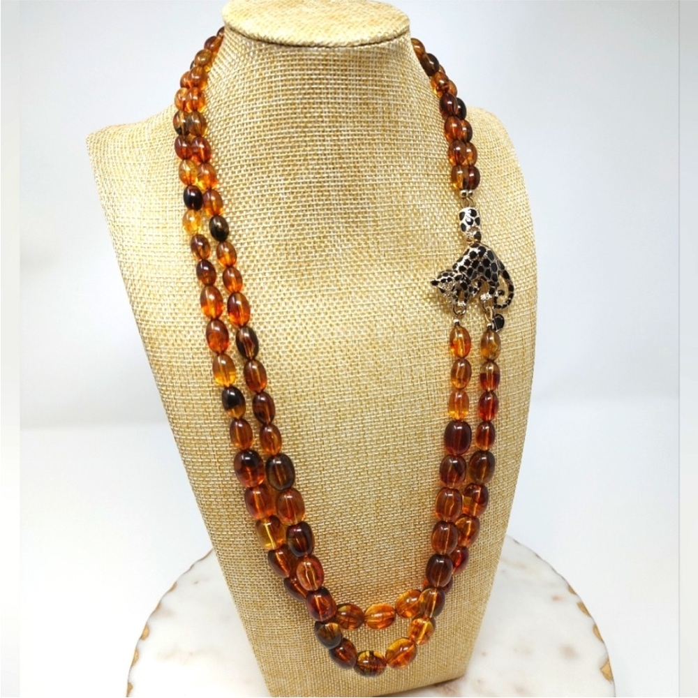 Elegant Amber Beaded Necklace with Leopard Accent